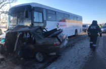 В Башкортостане столкнулись три автомобиля и автобус, один человек погиб